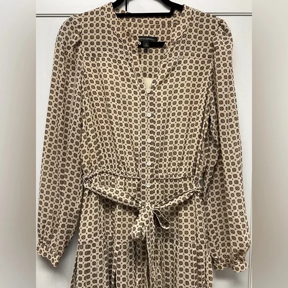 Banana Republic pleaded midi dress - Picture 3 of 11